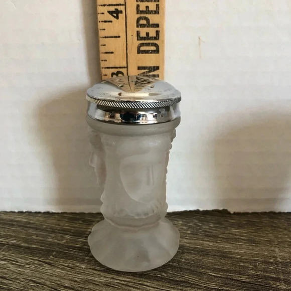 Vtg Three Faces Salt and Pepper Shakers - Picture 8 of 8